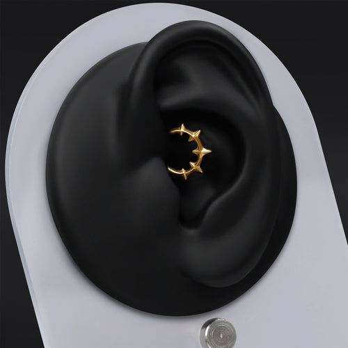 Gotischer Septum-Klickring aus ASTM F136 Titan mit Goldspikes