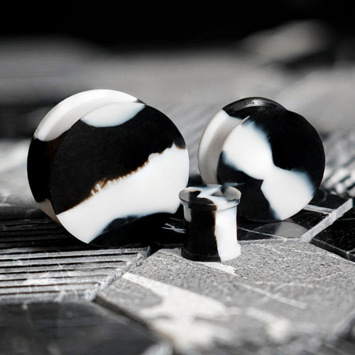 White & Black Solid Marble Effect Silicone Ear Stretching Plug / Gauge