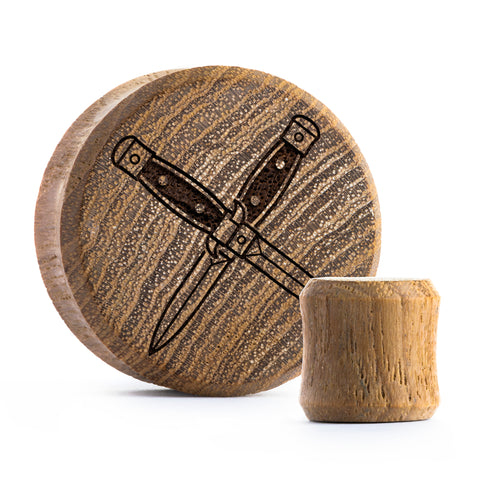 Crosed Dolch Plug / Gauge - Teakholz | Doppelaufgeweitet mit flachem Gesicht